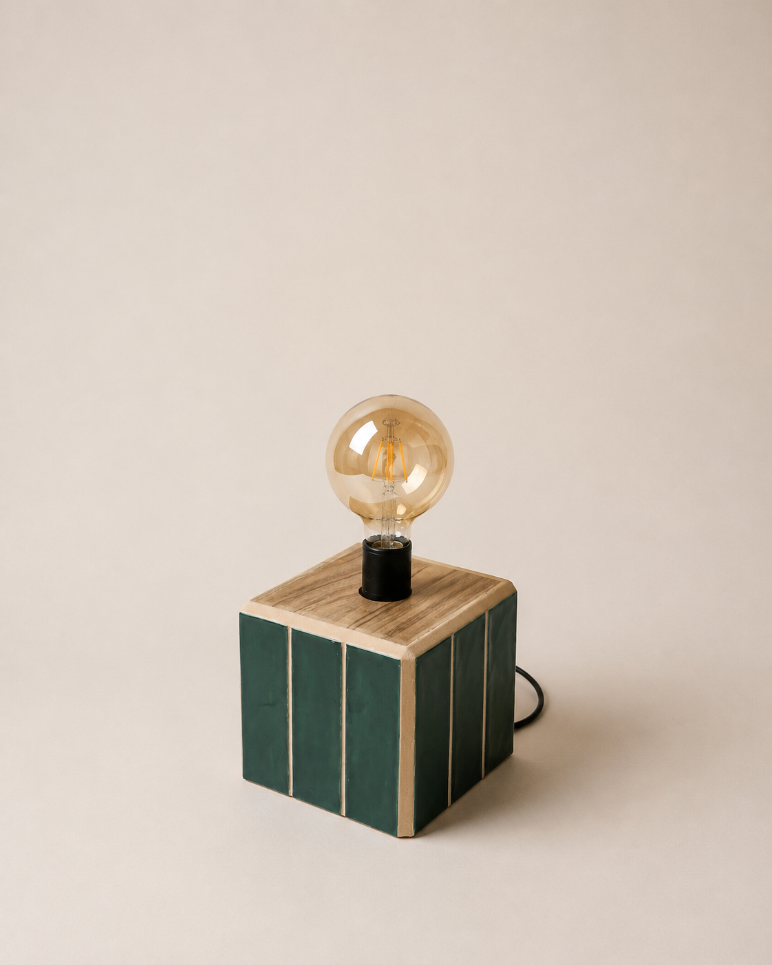 LÖNU LAMP — foto 1 de 2