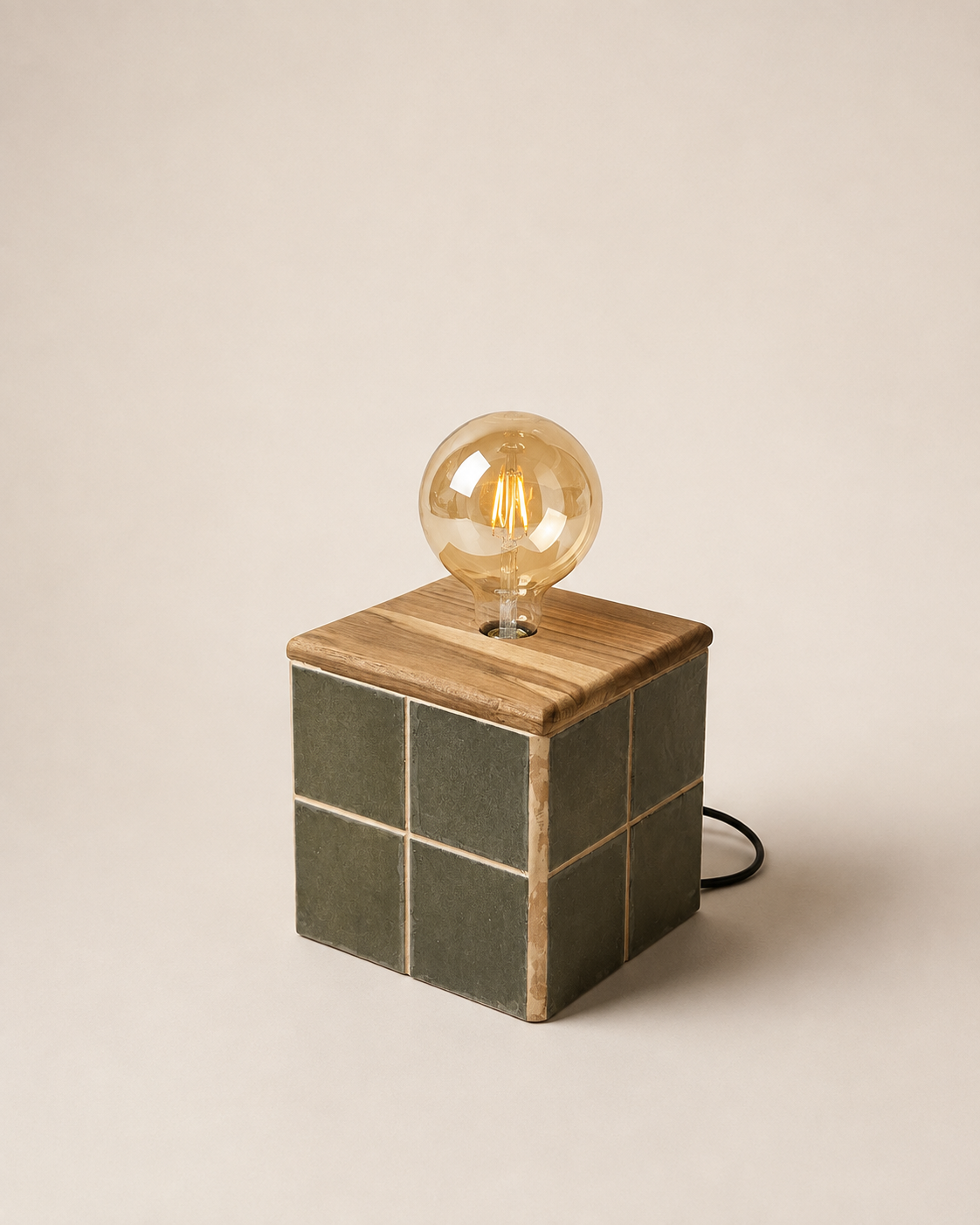 LÖNU LAMP — foto 1 de 2