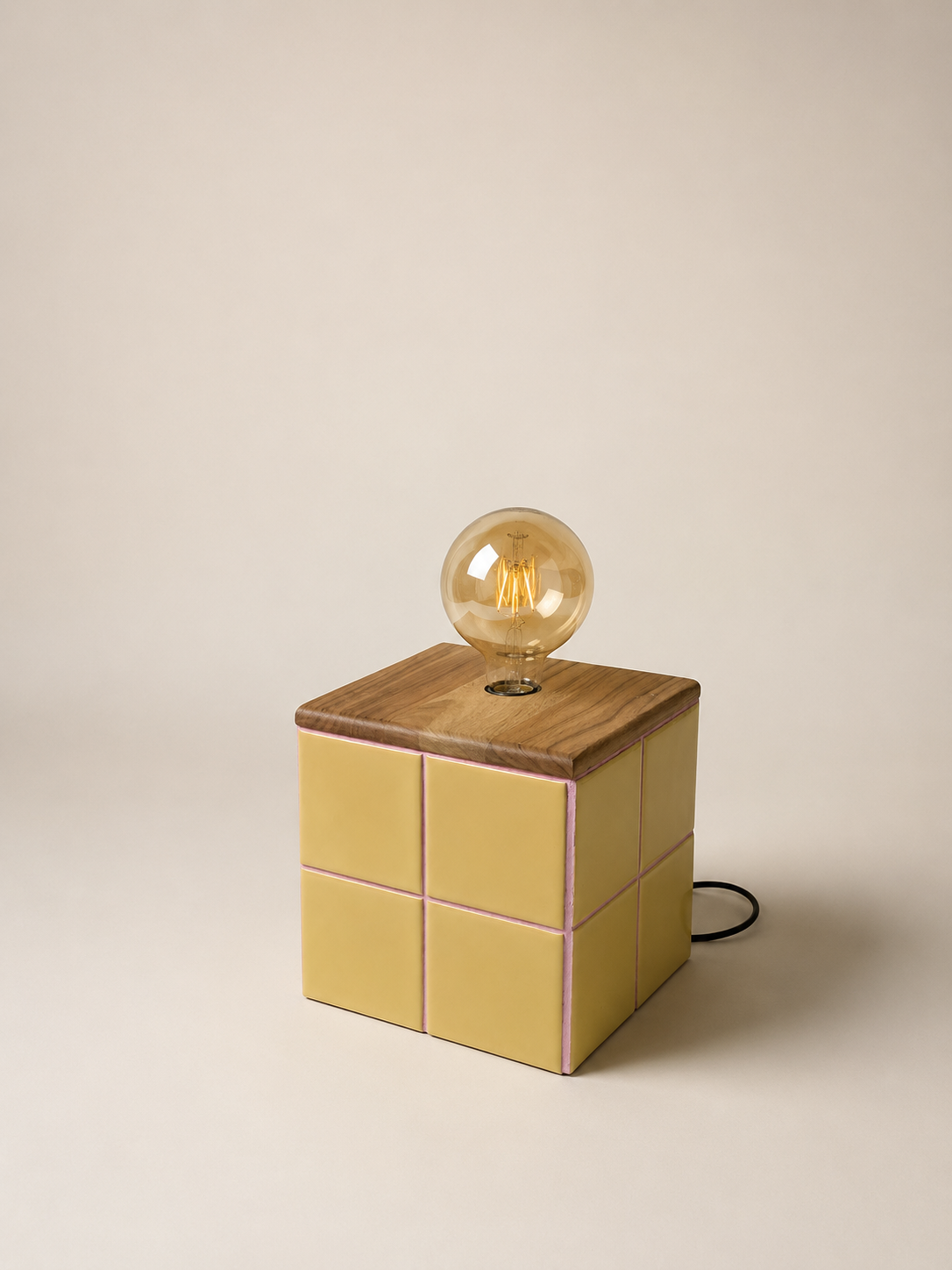 LÖNU LAMP — foto 1 de 2