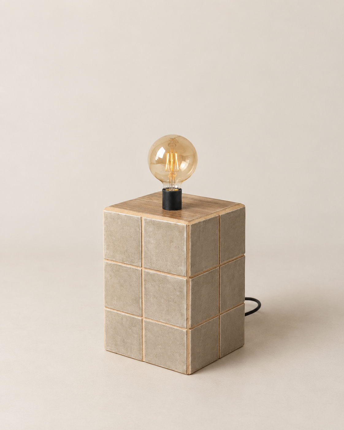 LÖNU LAMP — foto 1 de 2